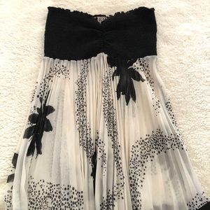 black and white flowy floral top